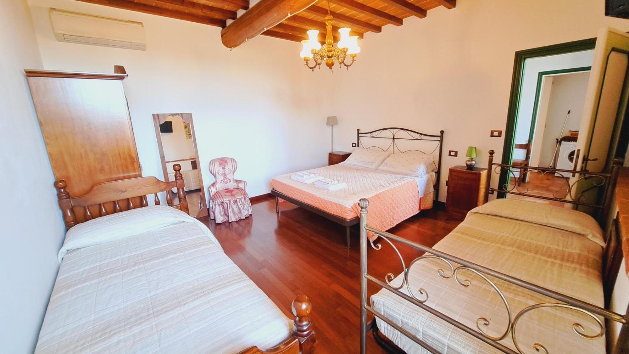 Agriturismo Abbazia Sette Frati A Casa Di Sara Pietrafitta  Rum bild